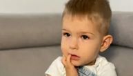 Kosta ima retku gensku mutaciju, posle infekcije izgubio verbalne i motorne funkcije: Čeka operaciju i lek