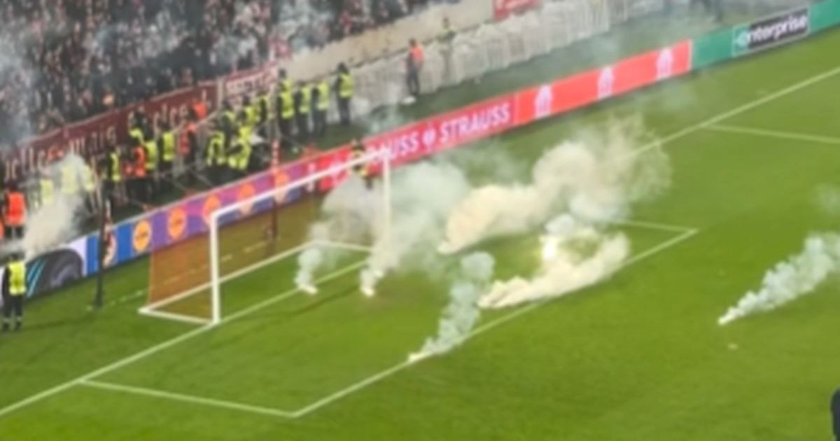 Fans threw flares and firecrackers at players, unpleasant scenes in France after the Zvezda match