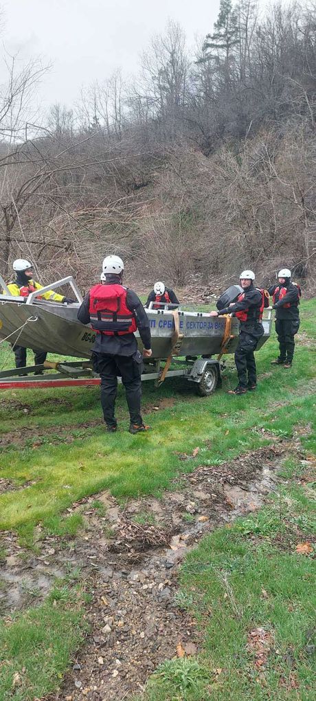 Potraga za nestalima u okolini Leskovca