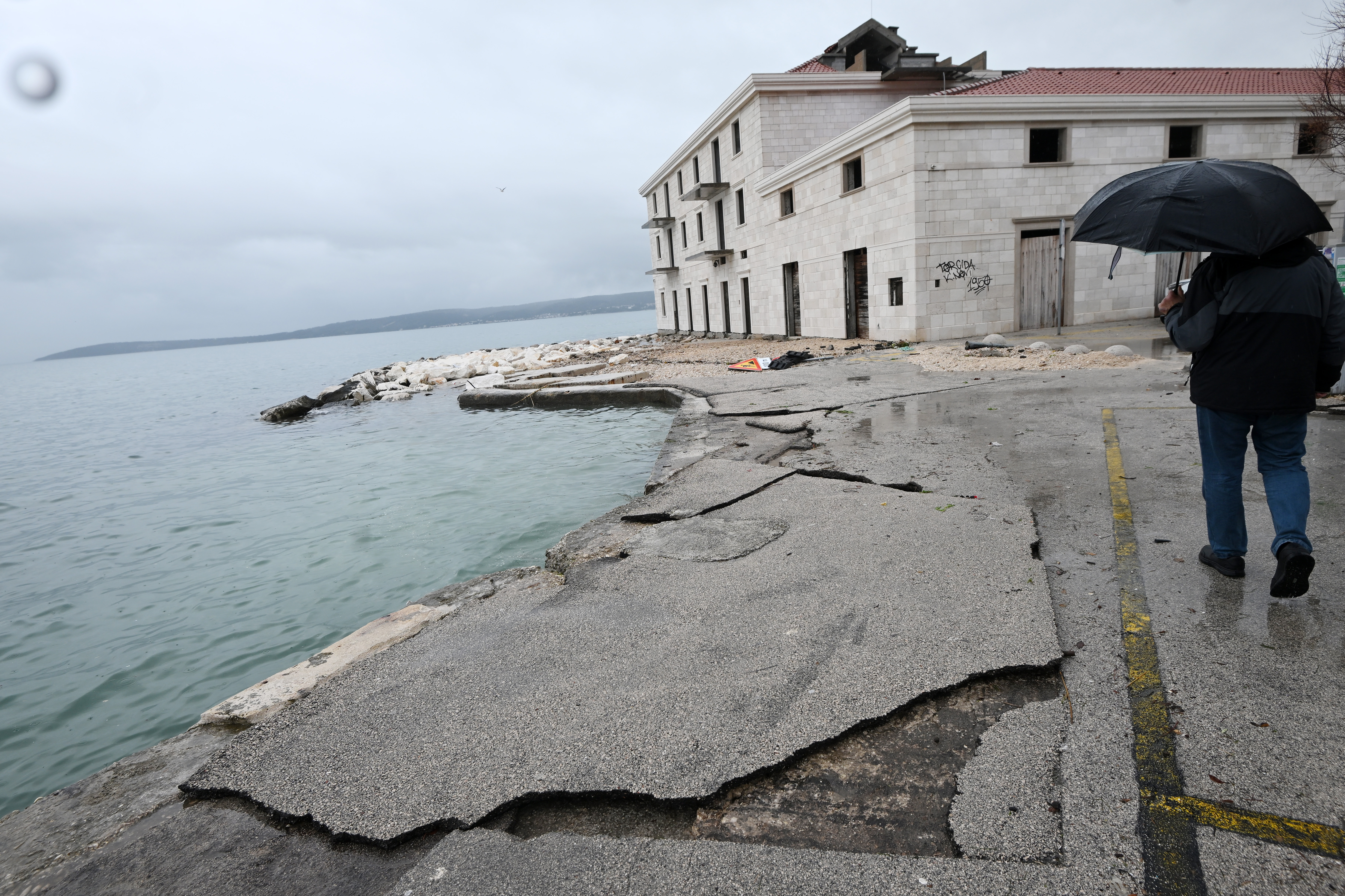Prodaje se istorijski biser tik uz more! Cena će vas ostaviti bez daha