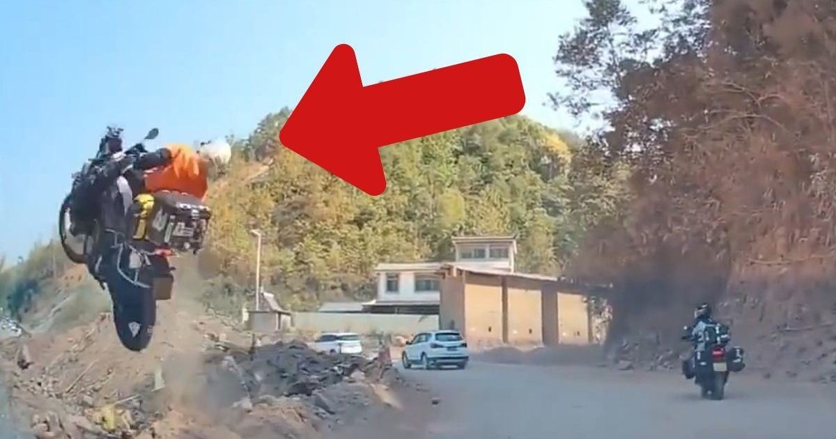 TERRIFYING SCENE! Rider Plunges into Abyss on Motorcycle: Everyone Gasps Watching the Footage