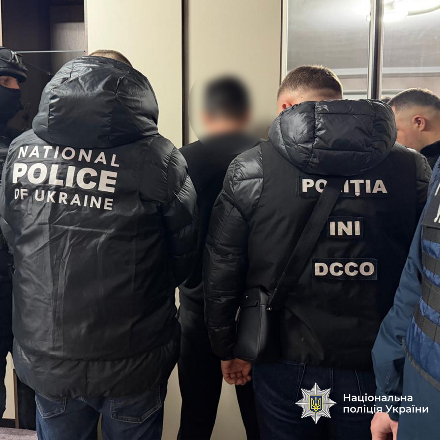 Ukrajina: Desetine pretresa u okviru istrage protiv službenika za regrutaciju
