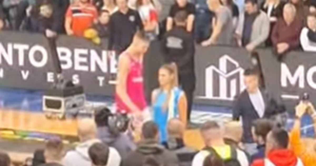 Crvena Zvezda fans especially booed one player after winning the trophy in Niš