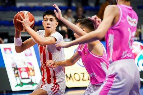 KK Mega - KK Crvena zvezda, pioniri, Moja Kravica kup