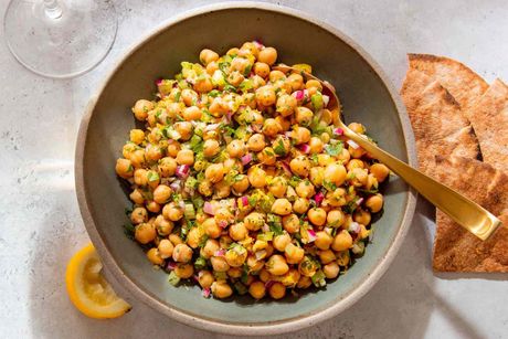 Posna salata od leblebija i krastavca (bez ulja)