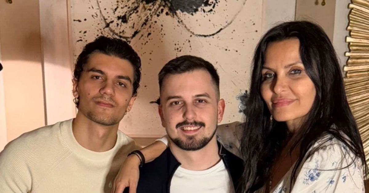 Elena Karić's Home Celebrates Big: The Designer Sits on the Lap of the Son She Had with a Businessman