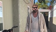 Marko Jarić šeta u pocepanoj majici i bademantilu: Pustio kosu i bradu, mnogi bi ga jedva prepoznali