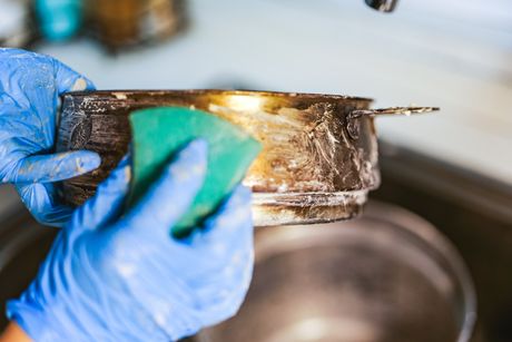 čišćenje, ribanje, ribanje šerpe, lonac, posuđe