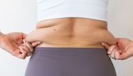 Recite „zbogom“ salcetu na bokovima: 4 najefikasnije vežbe za struk koje možete raditi na običnoj stolici