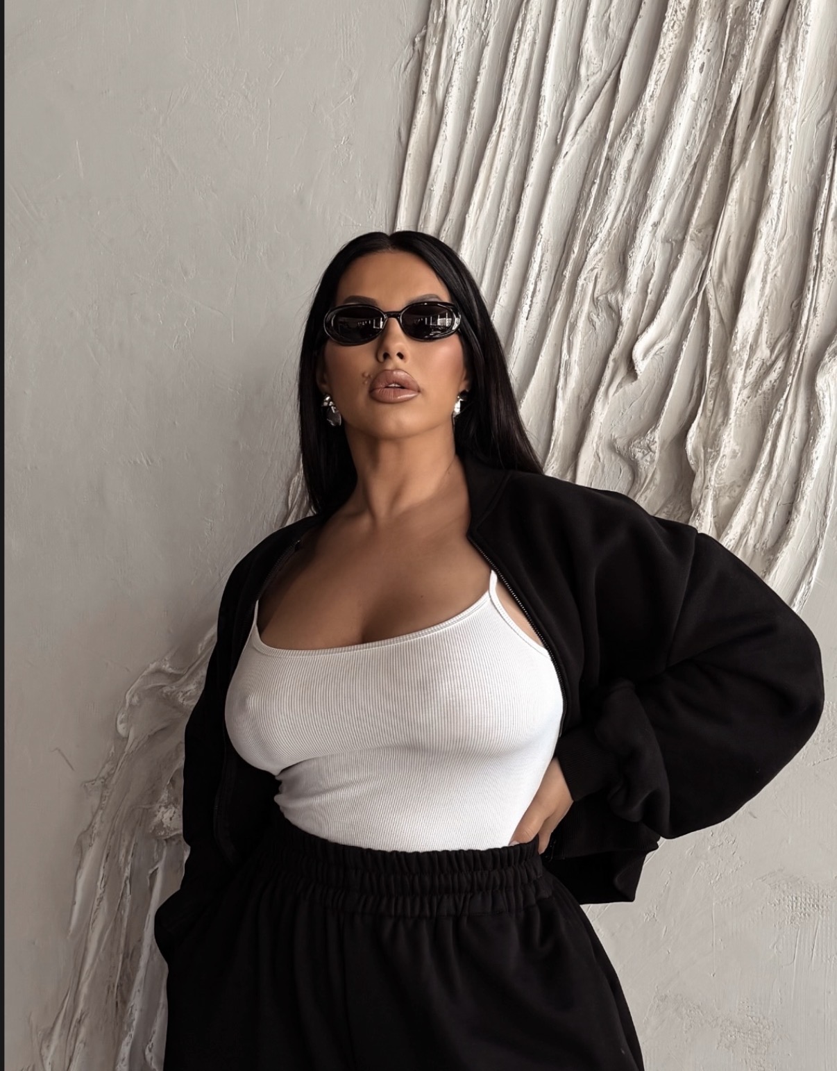 Sinovi Seke Aleksić sa 6 i 9 godina dižu tegove: Trener im daje instrukcije, pevačica oduševljena snima prizor