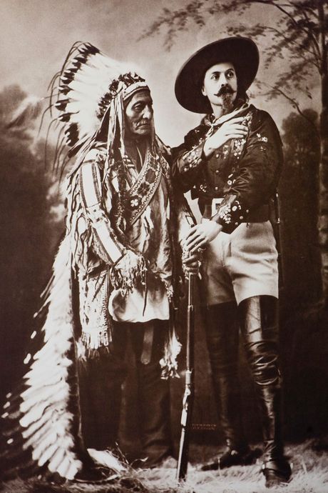 Bik koji Sedi i Bufalo Bil