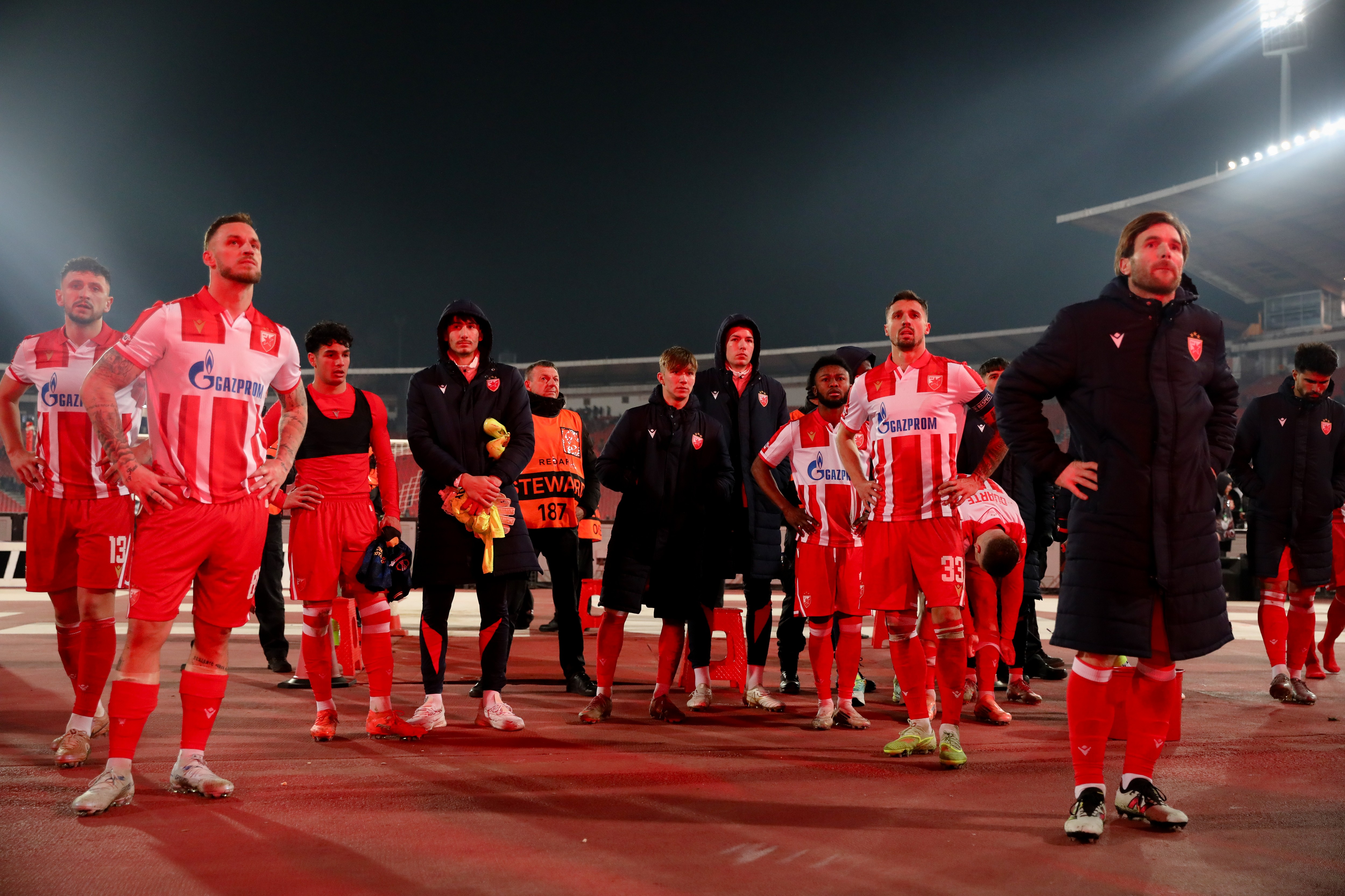 Zvezda na mestu koje direktno vodi u LŠ, poraz Olimpijakosa obradovao crveno-bele, pogled ka Ukrajini...