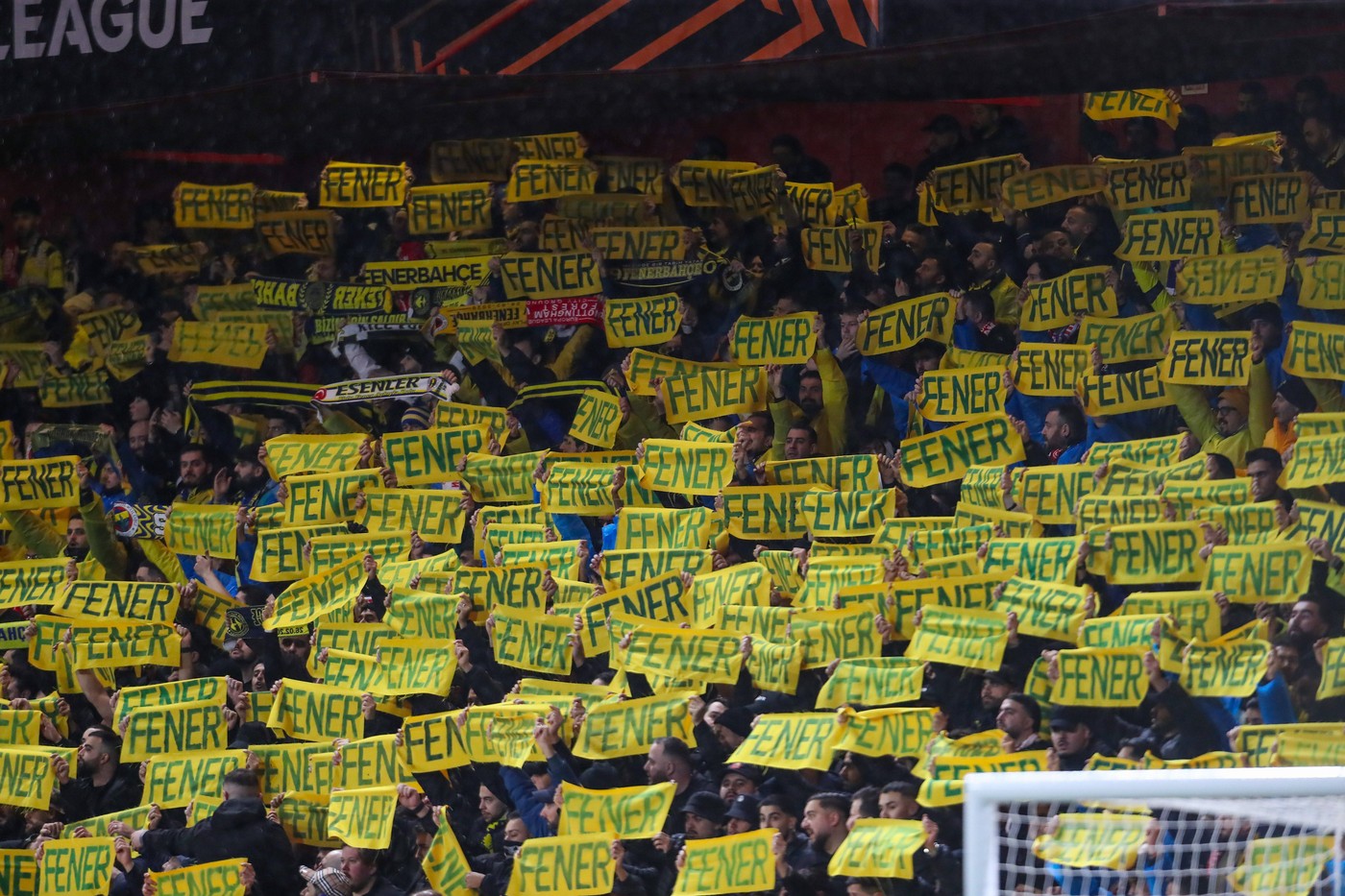 Doživeli debakl u derbiju, najveći rival slavi titulu: Klub u potpunom rasulu, pljušte otkazi