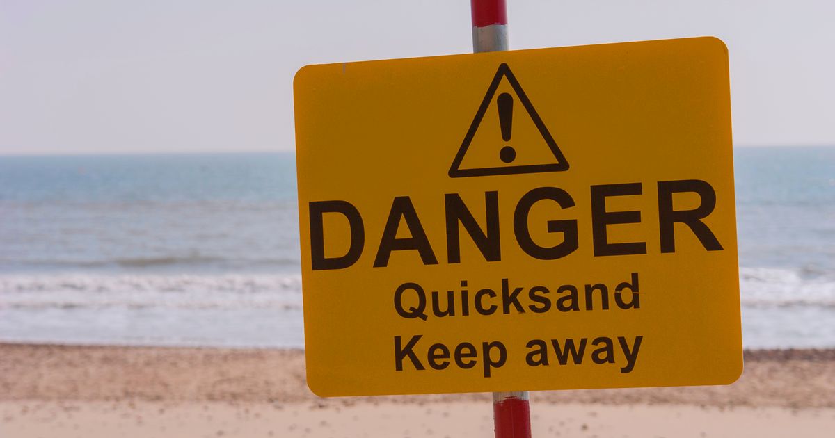 Man stuck in quicksand-like mud for days without food and water, incredibly lucky!