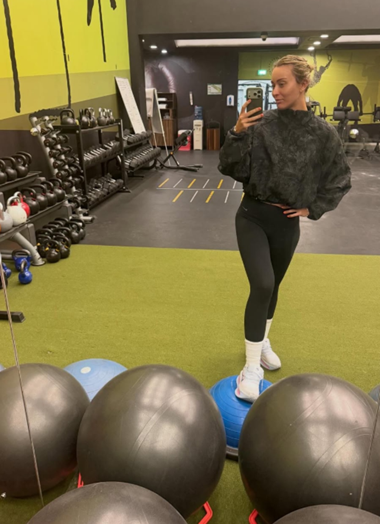 Bila je 2. na svetu, sad je ispala iz TOP 100 i poslala surovu poruku: "Ne mogu da kontrolišem glasove u sebi"