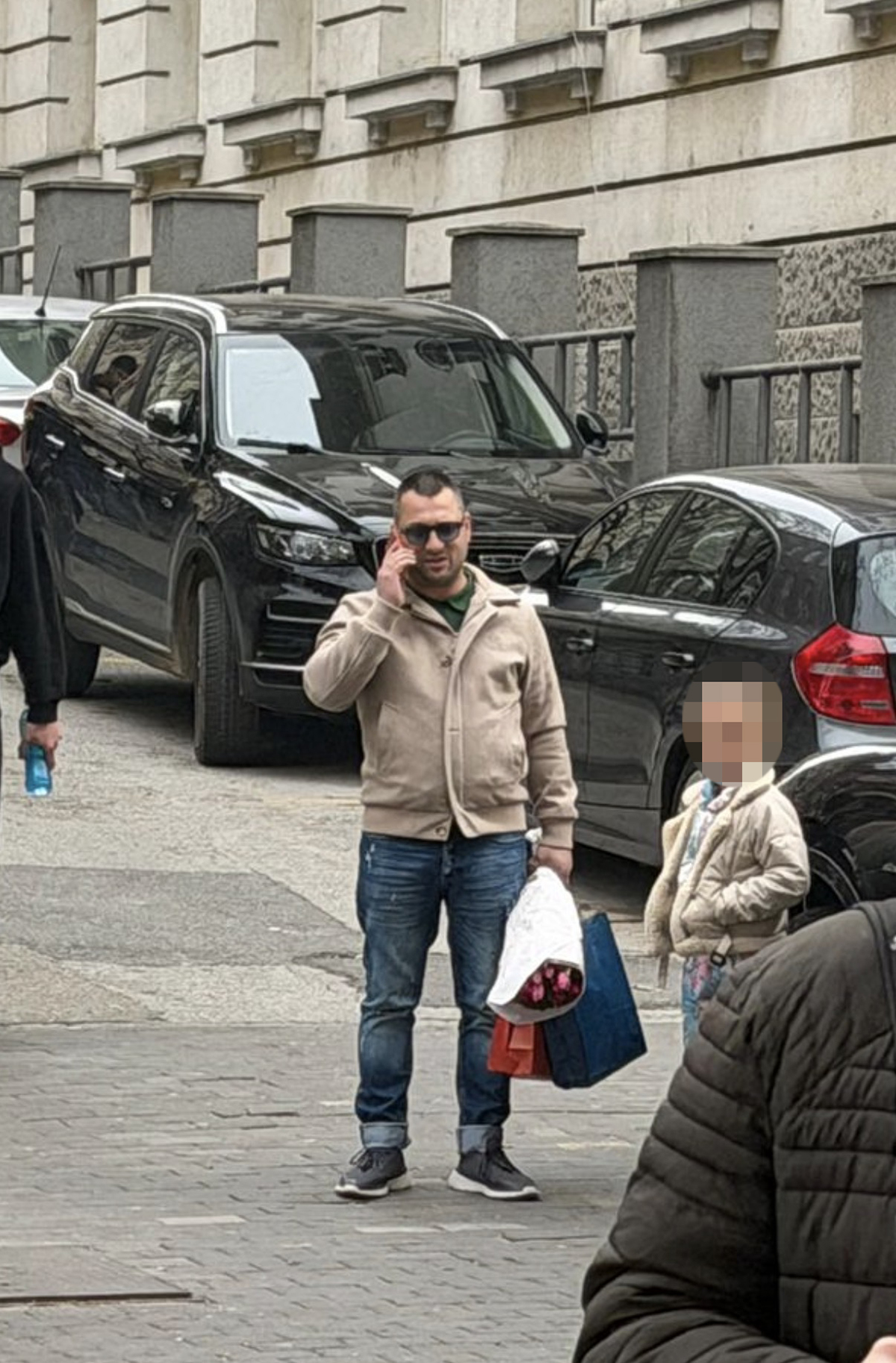 Bivša i sadašnja žena mu postale prijateljice: Pevač ima šestoro dece, dao javno obećanje: "Obezbediću ih sve"