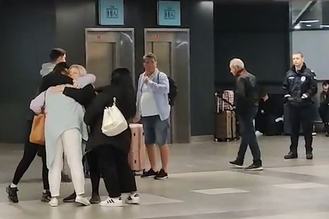 Putnici, prvi let Dubai- Beograd, aerodrom nikola tesla