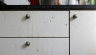 Kuhinja vam je lepljiva od masnoće? Kućni trik koji briše tragove sa vrata ormarića kao gumicom