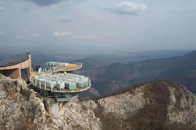 Kablar, stakleni vidikovac