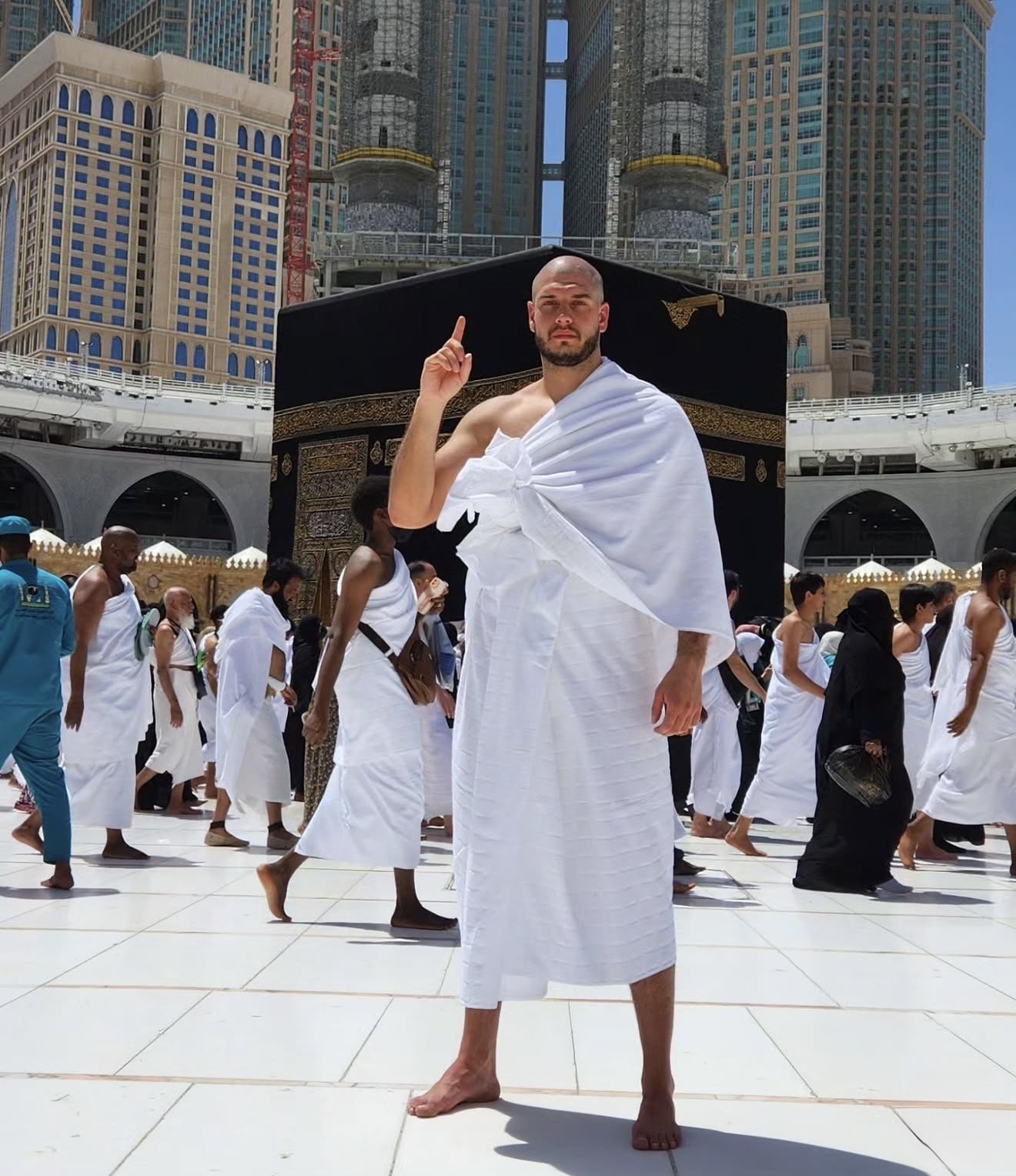 "Snimaću Islam dok sam živ" Dejan se obratio hrišćanima na Bajram, pa poslao poruku "Nisam nikom naudio"