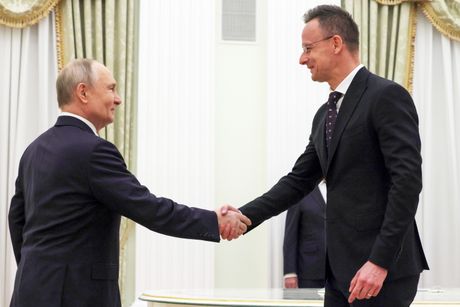 Vladimir Putin i Peter Sijarto