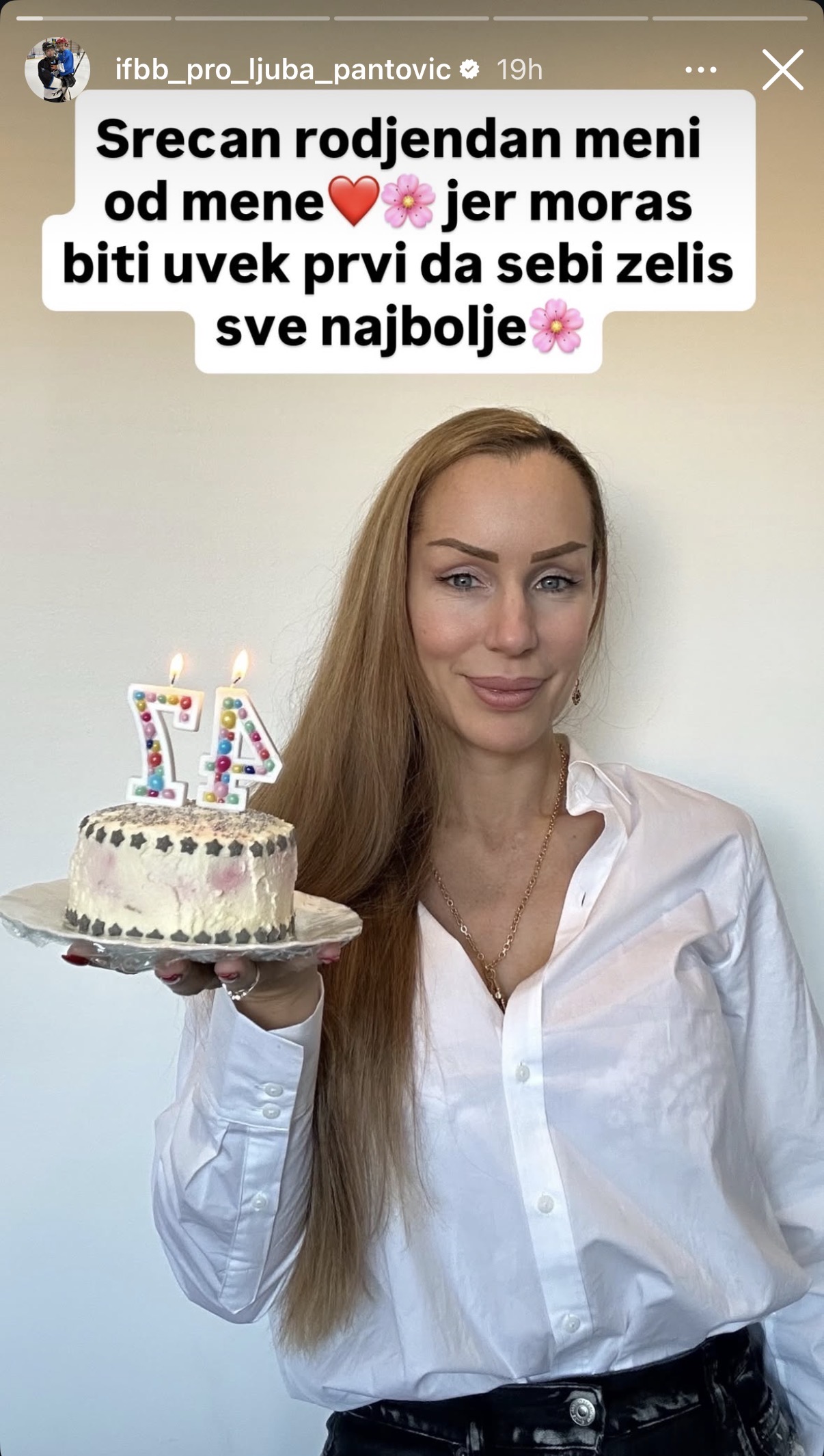 Dala 25.000 evra na grudi! Operisala se 6 puta, a sada pokazala kako izgleda u 47. godini - komentari pljušte