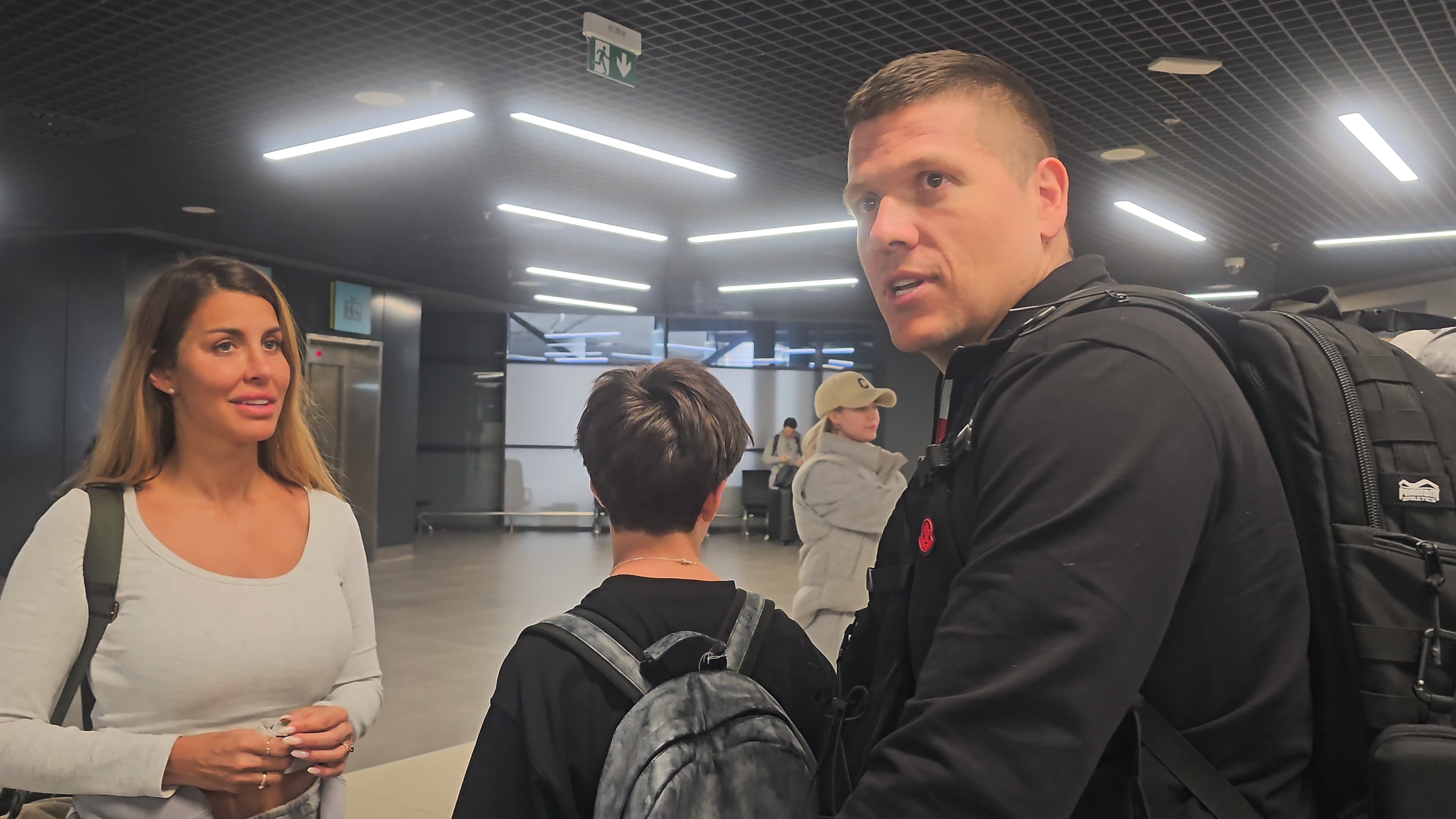 Jelena i Sloba uspeli da se vrate sa Maldiva u Srbiju, pa spomenuli Lunu i Marka: "Rekli su da su se snašli"