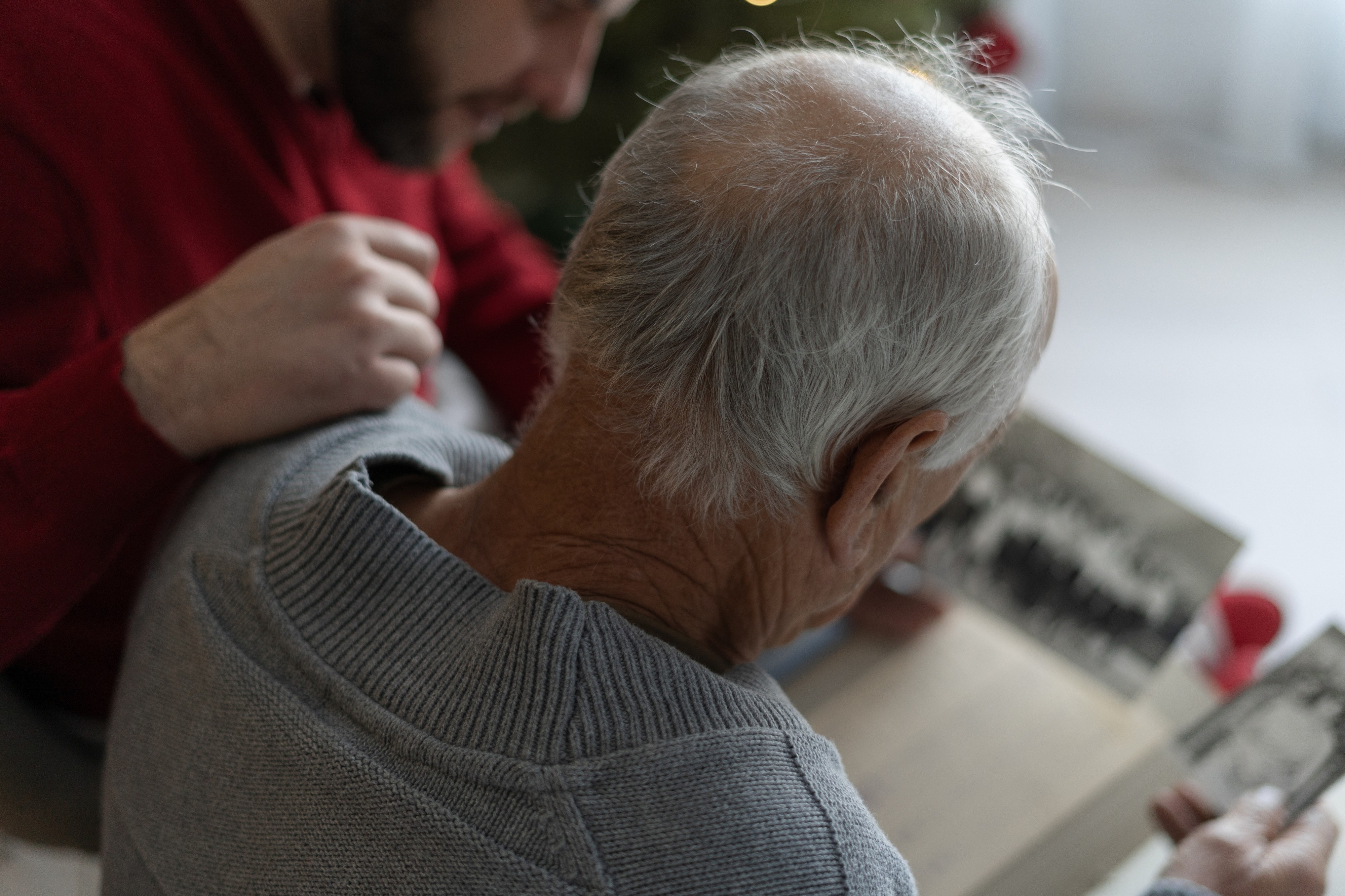 Čika Jovan (95) ne pije lekove, šeta i uzme "po koju domaću": Rođen kad i stara država, radio kao rudar