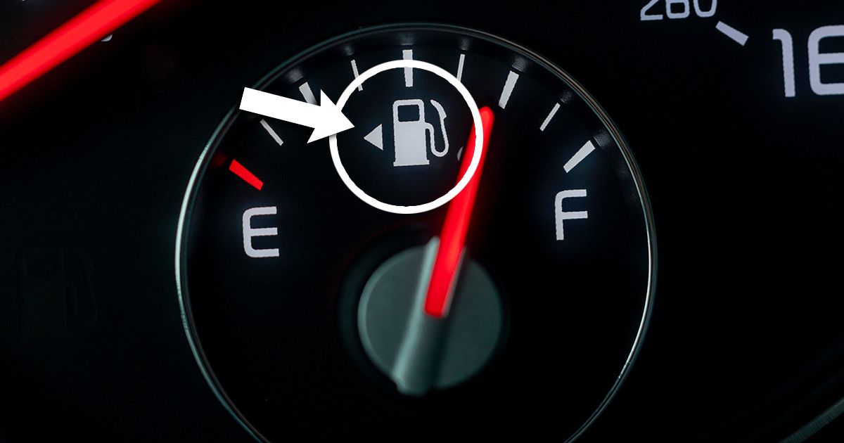 The small arrow on the dashboard hides a secret that many drivers don't notice