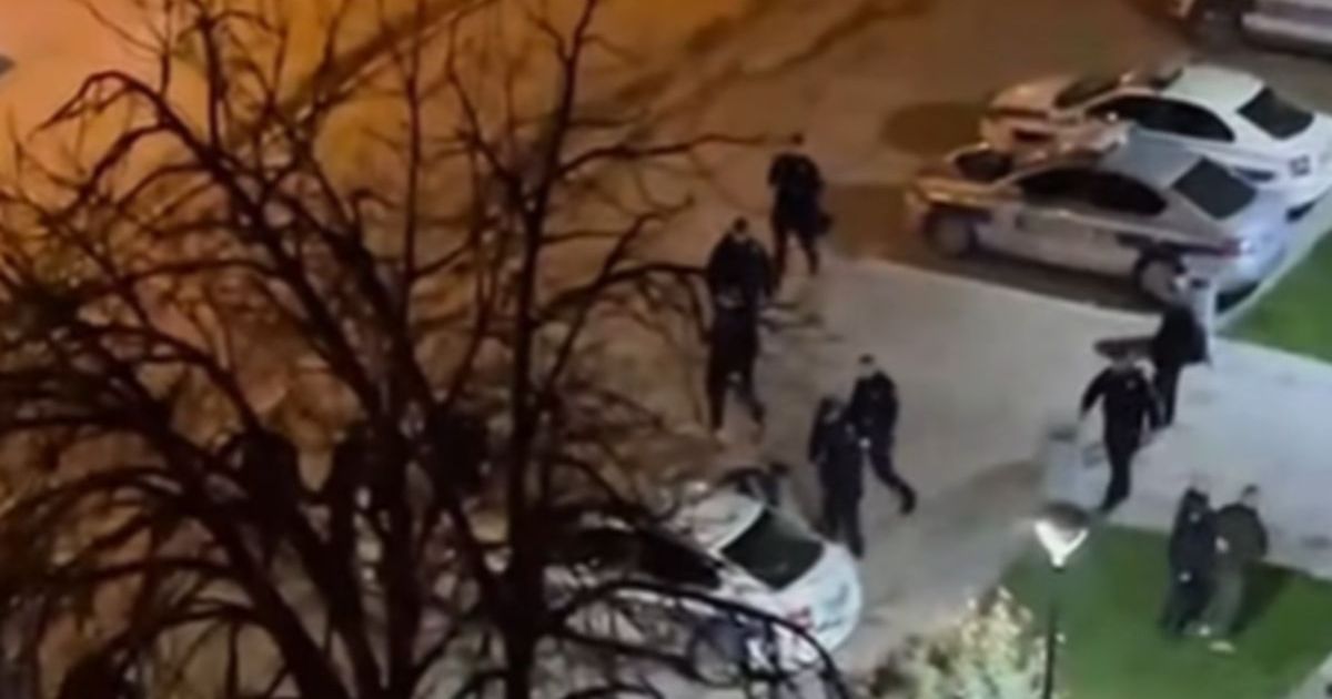 Chaos in Novi Pazar does not subside: Mass fight of fans, and in front of the police station!