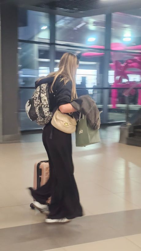 Aerodrom Nikola Tesla Beograd, ljudi, čekanje