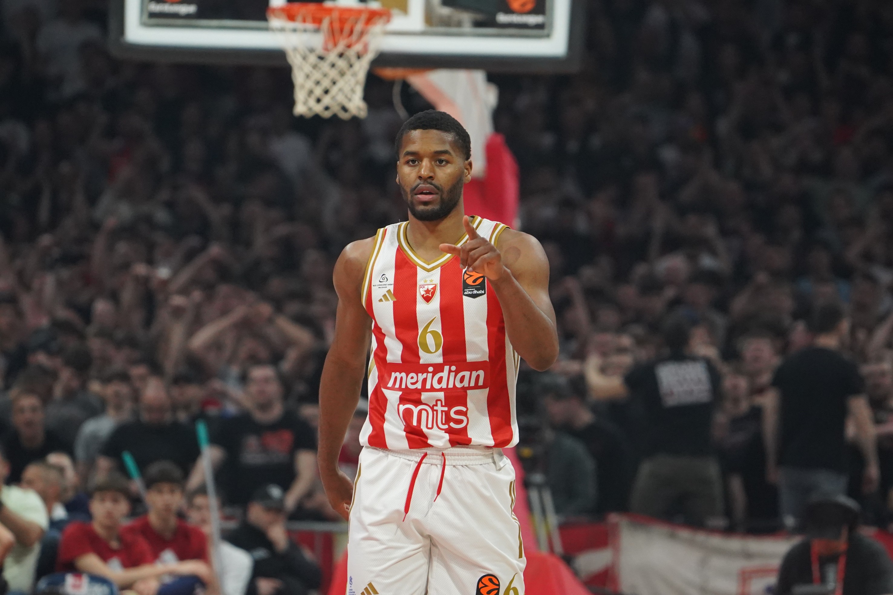 Zvezda je ovo čekala, Džerard Batler produžio ugovor!