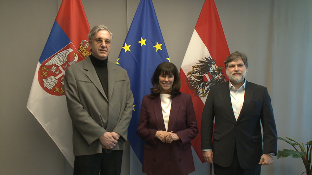 "Srpski vozači kamiona na ivici haosa u EU: Austrija traži rešenje pre nego što lanci snabdevanja puknu"