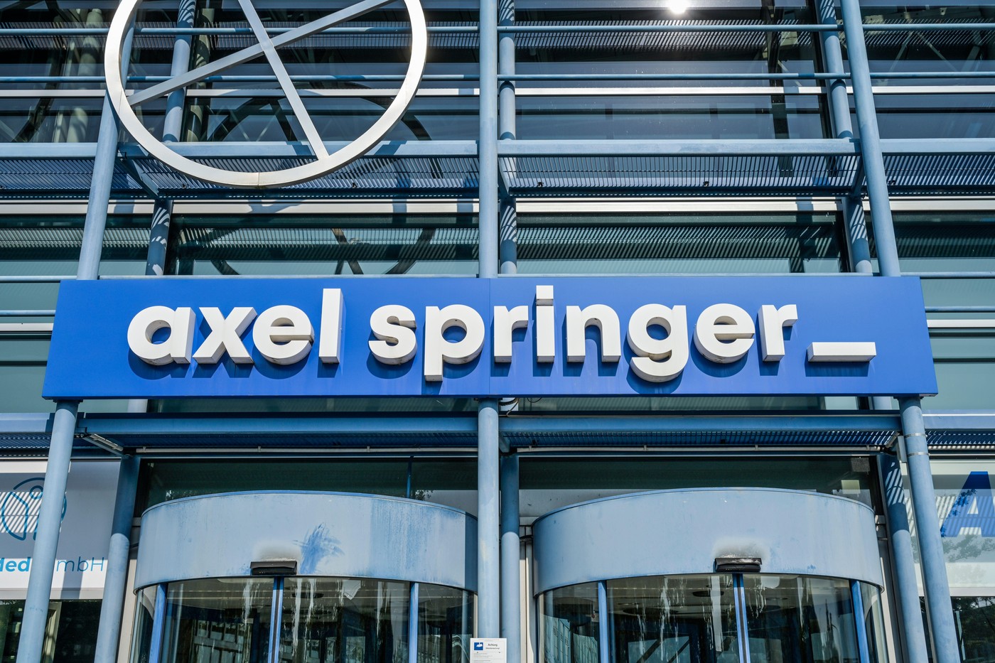 Nemci kupuju britanski Telegraf! Potres na tržištu medija, pobedili su dva jaka konkurenta