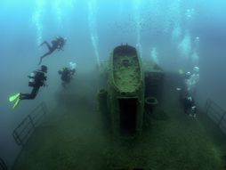 Olupina broda, ronioci