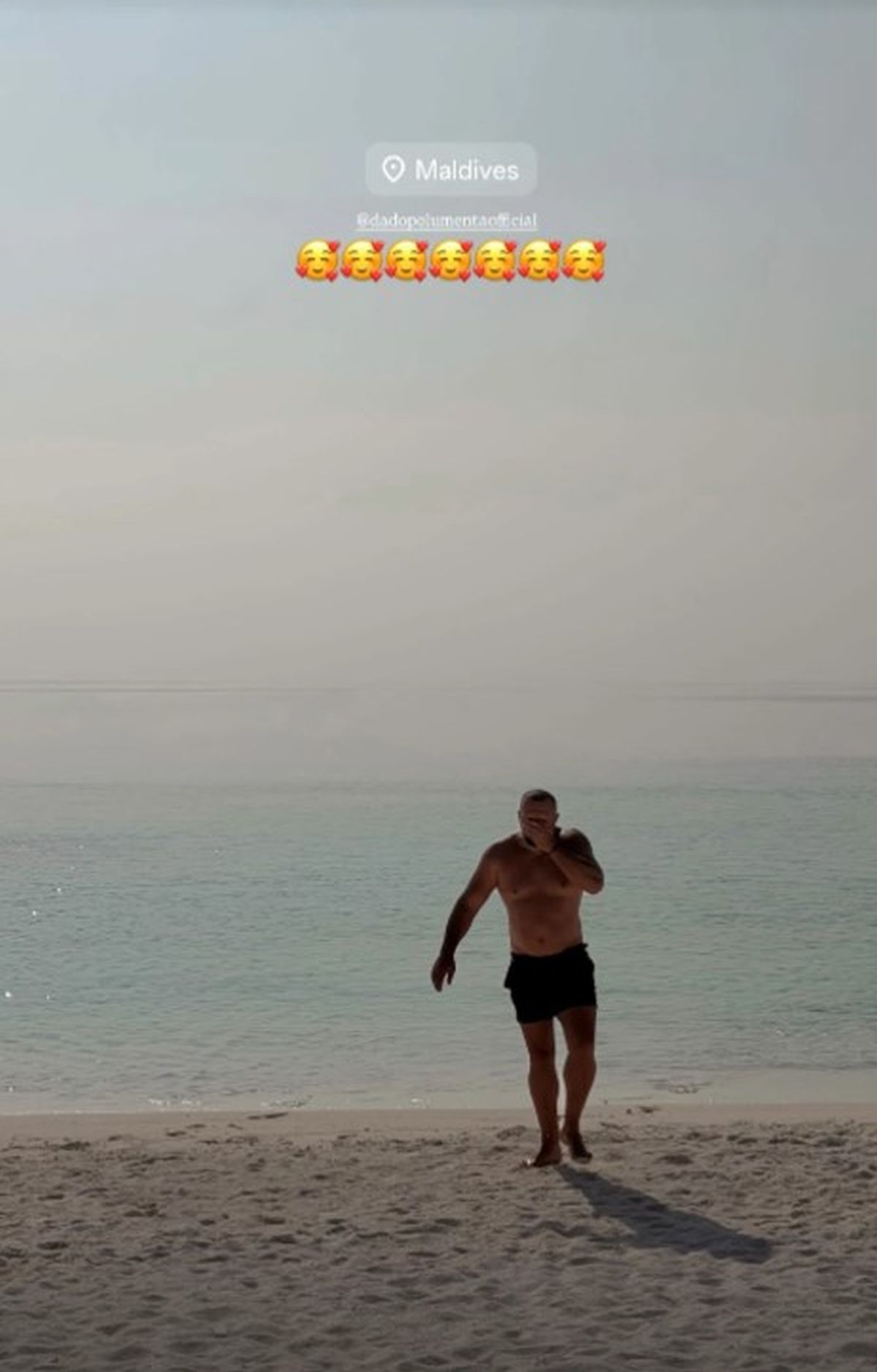 Skinuo se pevač u petoj deceniji koji je smuvao pola estrade: Telo mu isklesano, uslikala ga fatalna plavuša