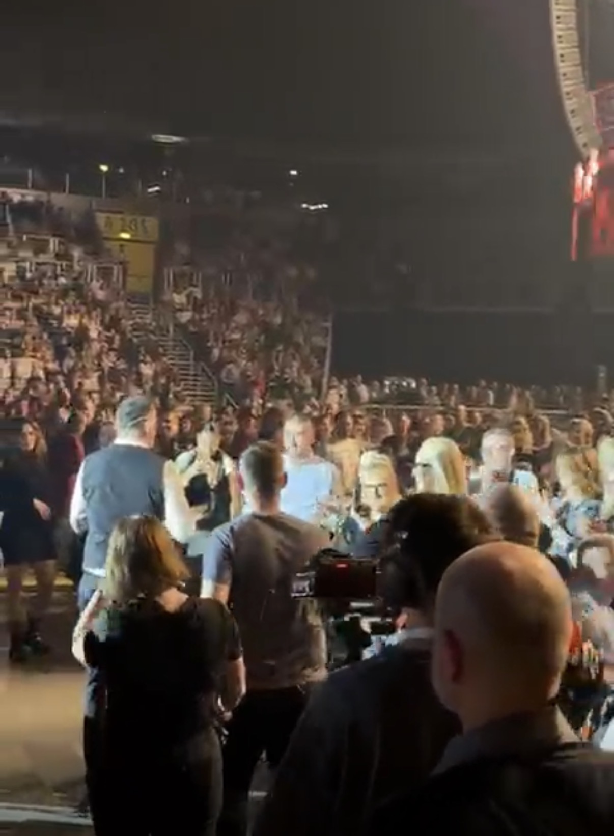 Prekinut koncert Sergeja Ćetkovića u Areni Zagreb, on odmah sišao sa bine: Odmah se obratio na mikrofon