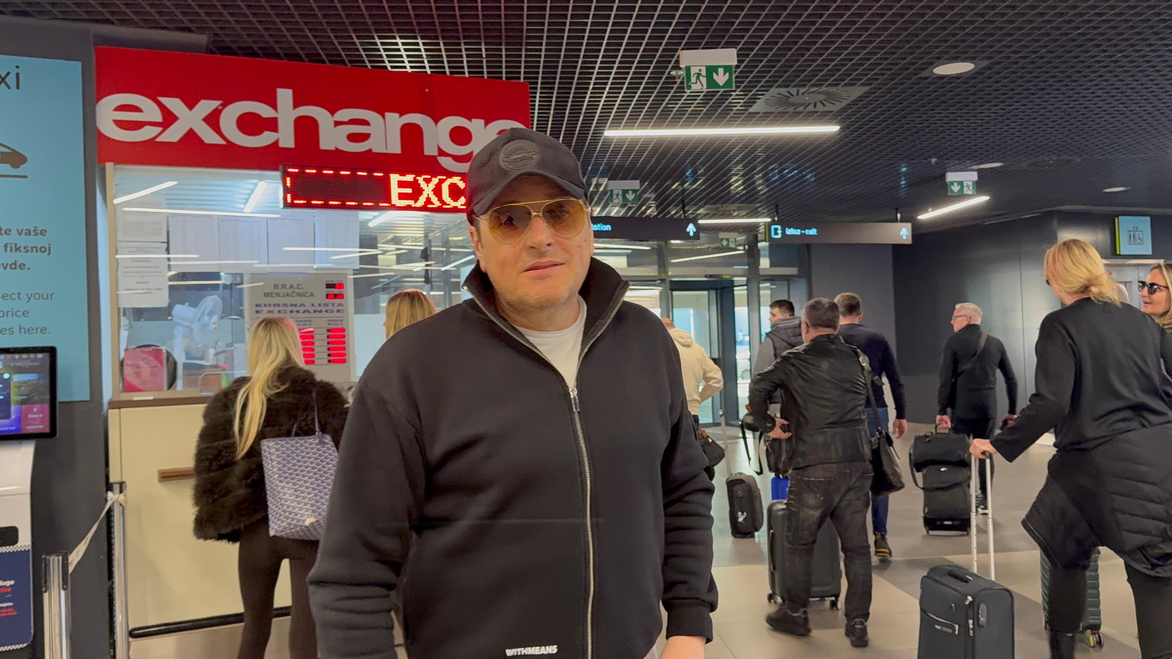 Naš pevač danas slavi rođendan, niko ne veruje koliko ima godina: O korekcijama kaže: "Biću 1. pacijent ćerki"