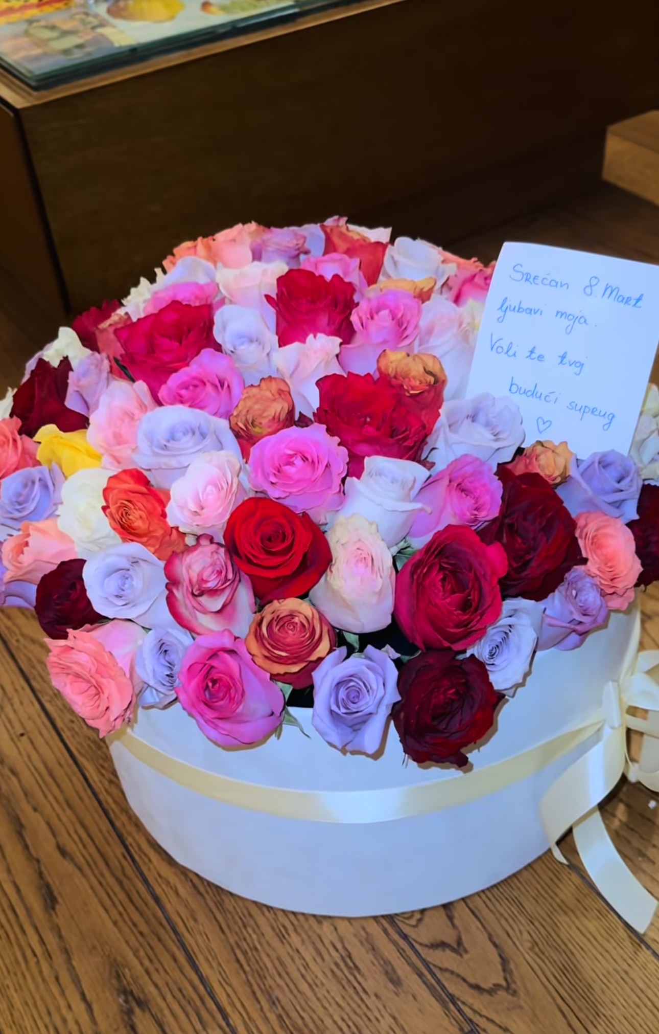 "Drugi brak" Kija Kockar ostala bez teksta kad je videla šta joj je partner priredio, obratila se budućem mužu