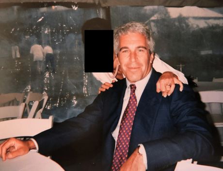 Tova Noel, čuvarka zatvora, Jeffrey Epstein