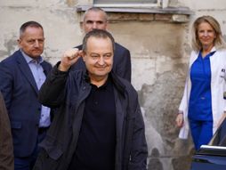 Ivica Dačić izašao iz bolnice
