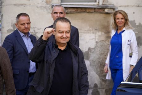 Ivica Dačić izašao iz bolnice
