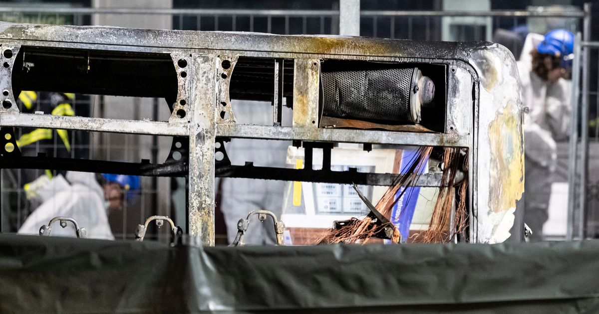 HORROR FOOTAGE! Entered the bus, doused himself with gasoline and set himself on fire! Several dead and injured in an unprecedented tragedy!