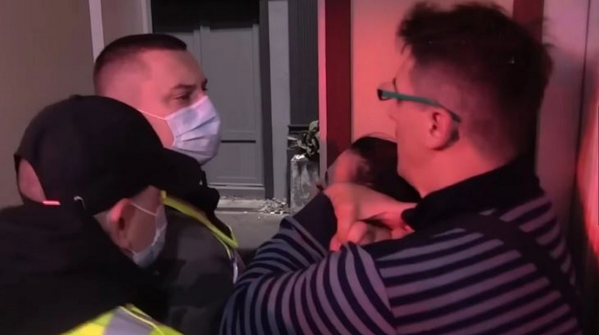 Kristijan je davio Kristinu pred kamerama! Svi se sećaju strašne scene iz Zadruge, skandali se samo ređali