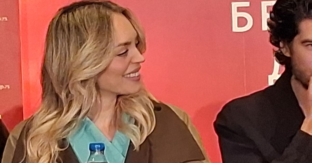 Anja Ćurčić: Predstava 