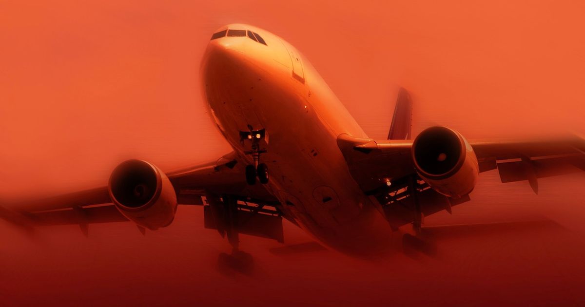 SHOCKING FOOTAGE FROM TOURIST PARADISE Rough landing of a Boeing with 130 passengers, complete collapse occurred!