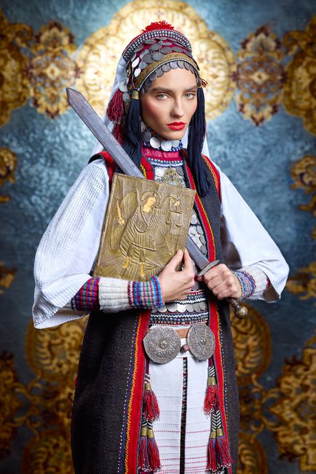 Pavel Surovi, Srpske ratnice