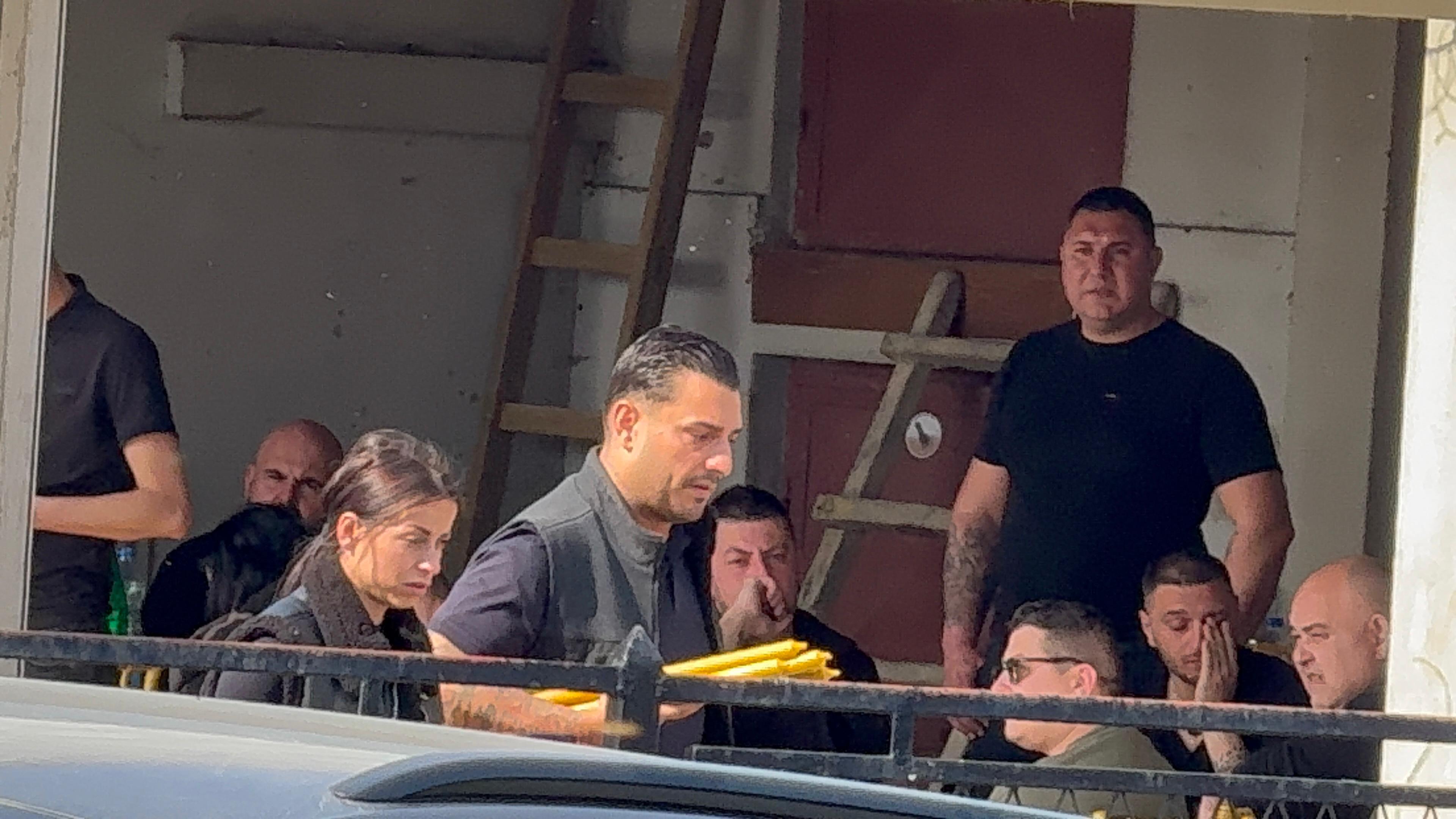 Evo šta se dešava u Brestaču nakon porodične tragedije: Darko ovako vraća snagu, ona se ne odvaja od njega