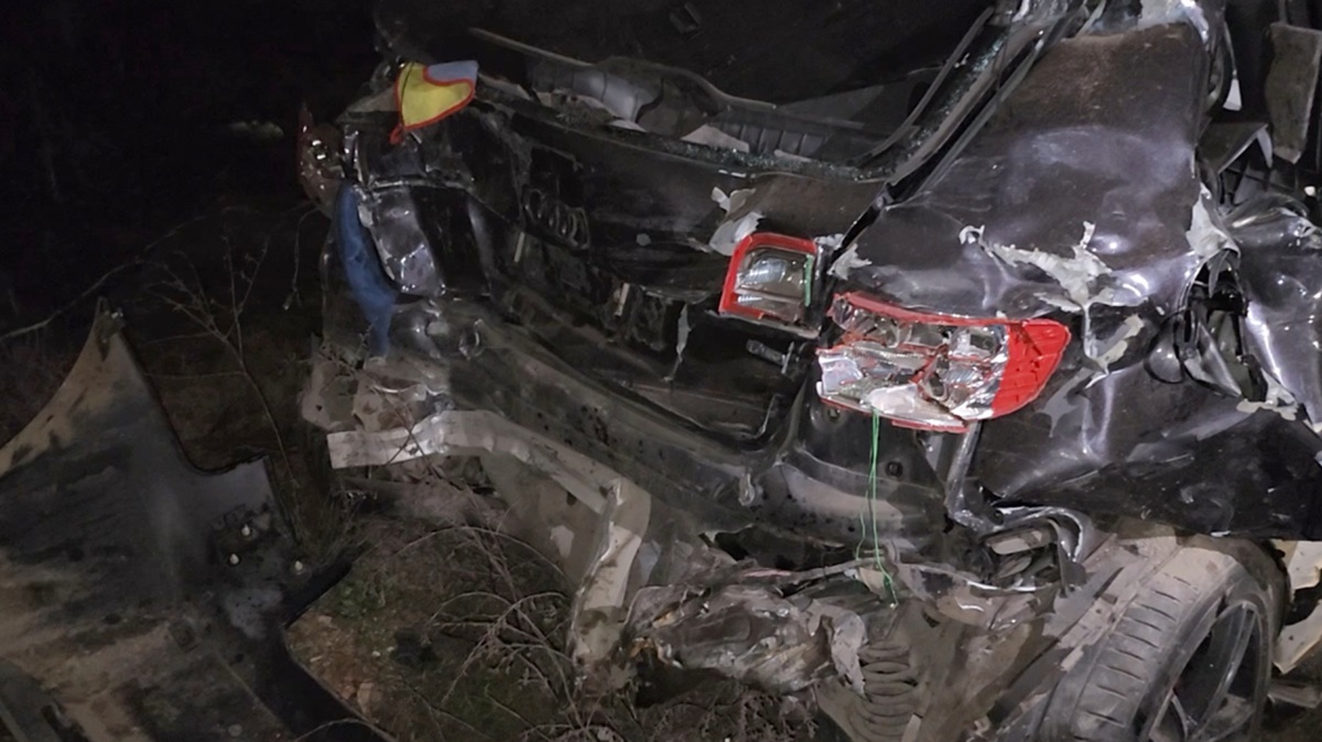 Prvi snimak posle teške nesreće u Novom Pazaru: "Audi" potpuno zgužvan, više osoba povređeno