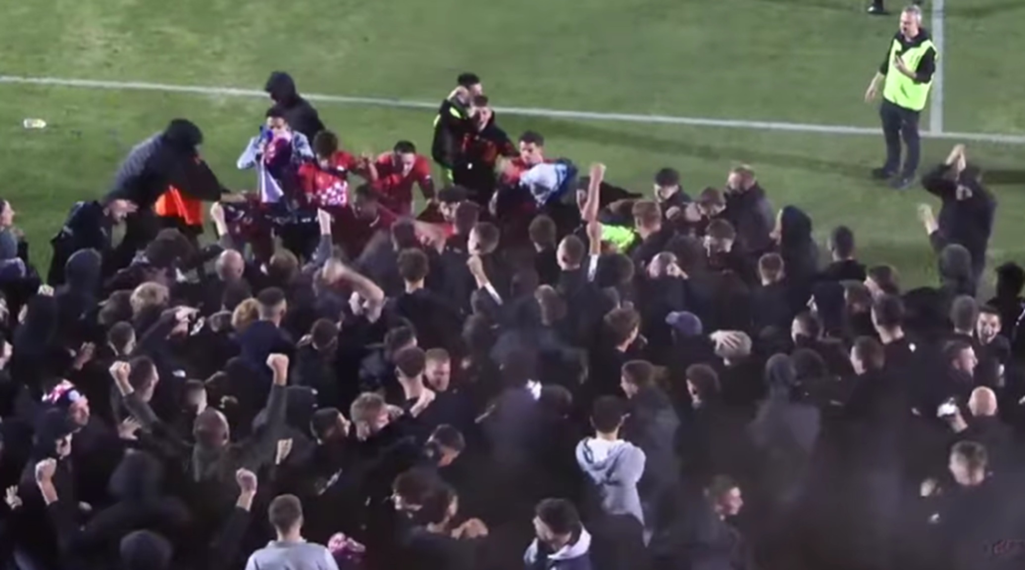 Hrvati dali gol Srbima u beton ligi Australije: Pogledajte kakvo je ludilo nastalo na tribinama